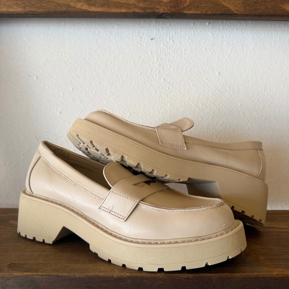 Madden Girl Size 8M Contentt Beige Platform Lug Sole Penny Loafers